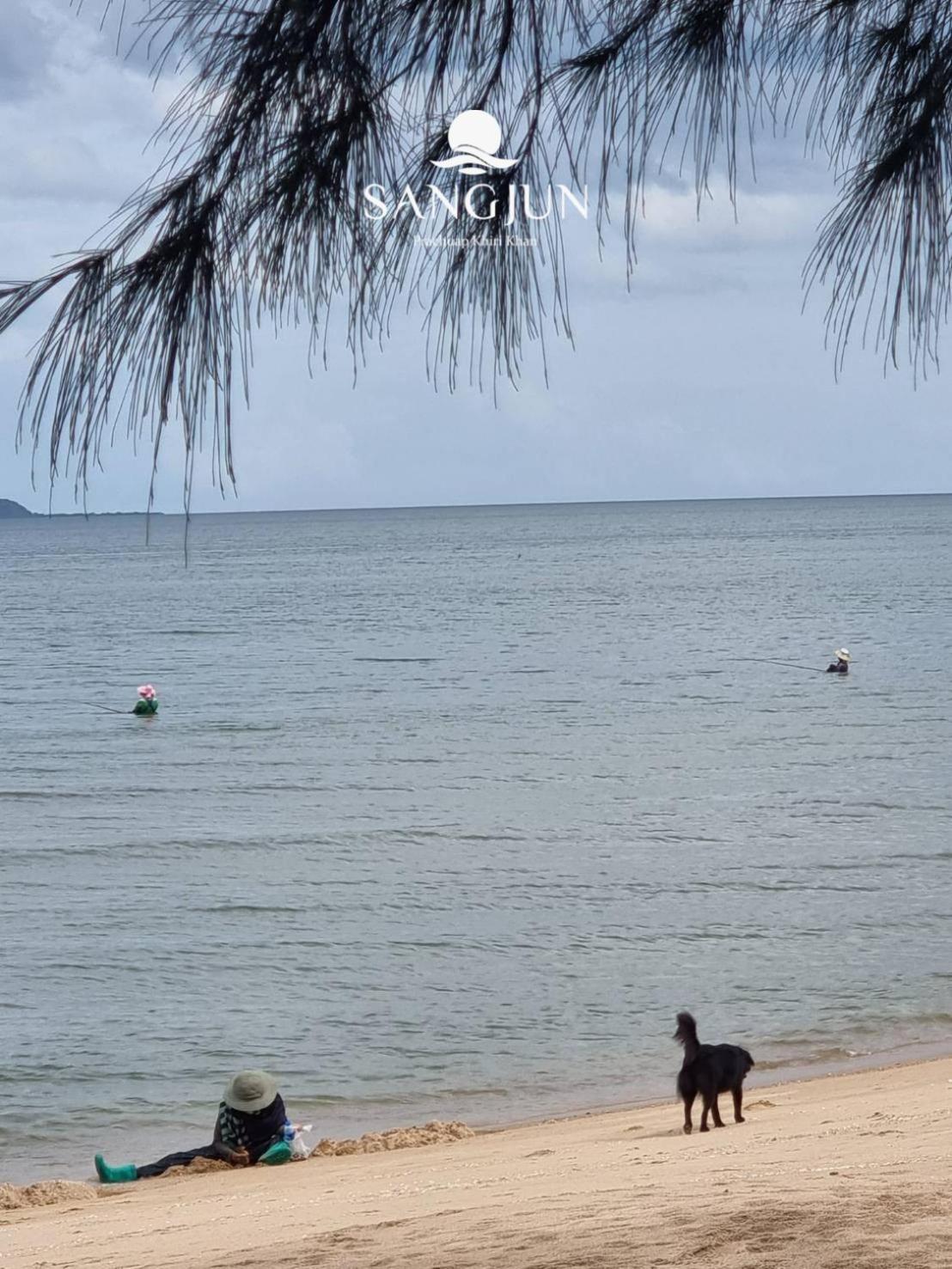 Sangjun On Beach Resort Bang Saphan Luaran gambar