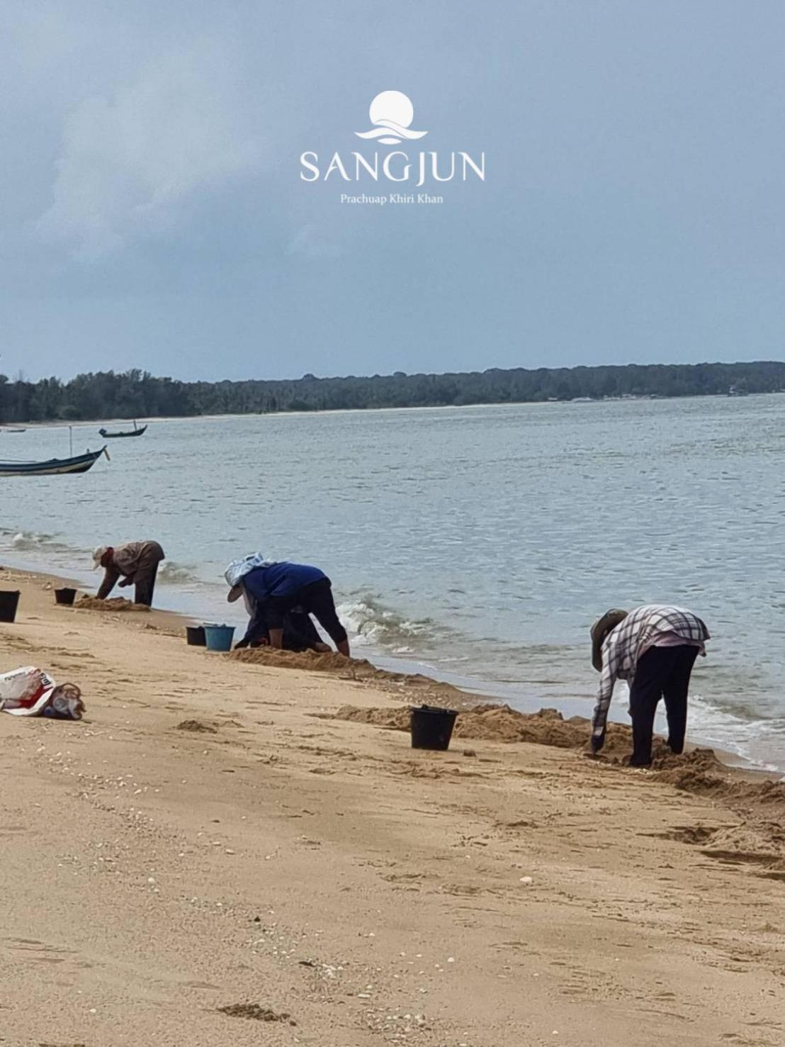 Sangjun On Beach Resort Bang Saphan Luaran gambar