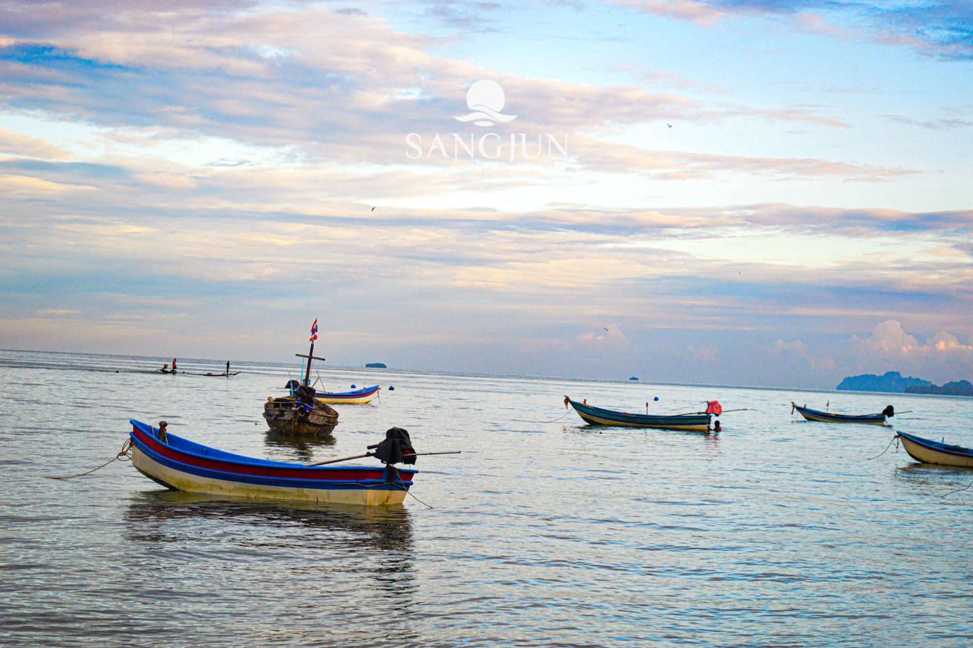 Sangjun On Beach Resort Bang Saphan Luaran gambar