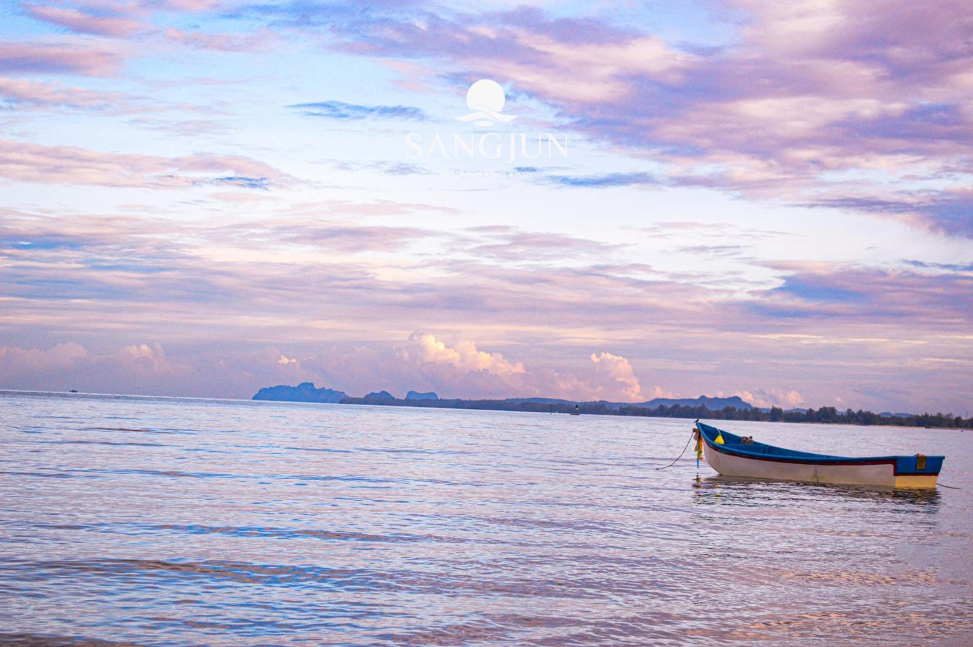 Sangjun On Beach Resort Bang Saphan Luaran gambar