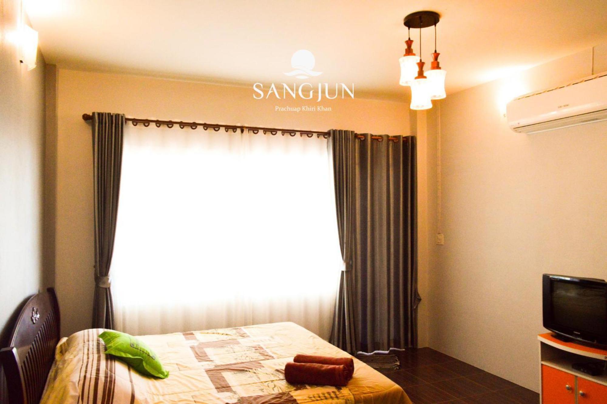Sangjun On Beach Resort Bang Saphan Luaran gambar