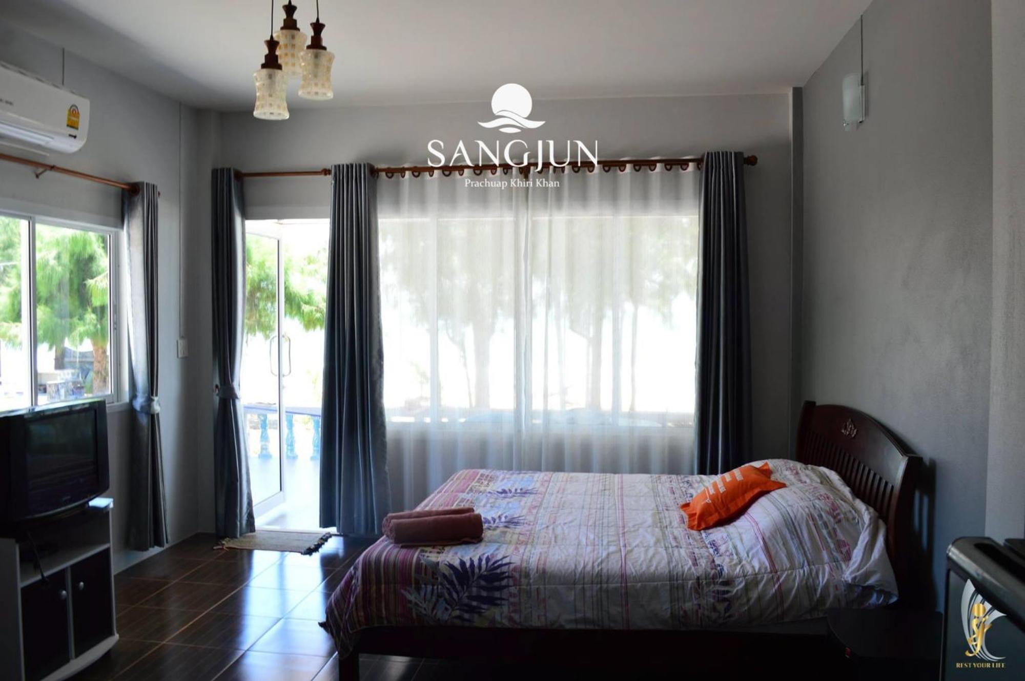 Sangjun On Beach Resort Bang Saphan Luaran gambar