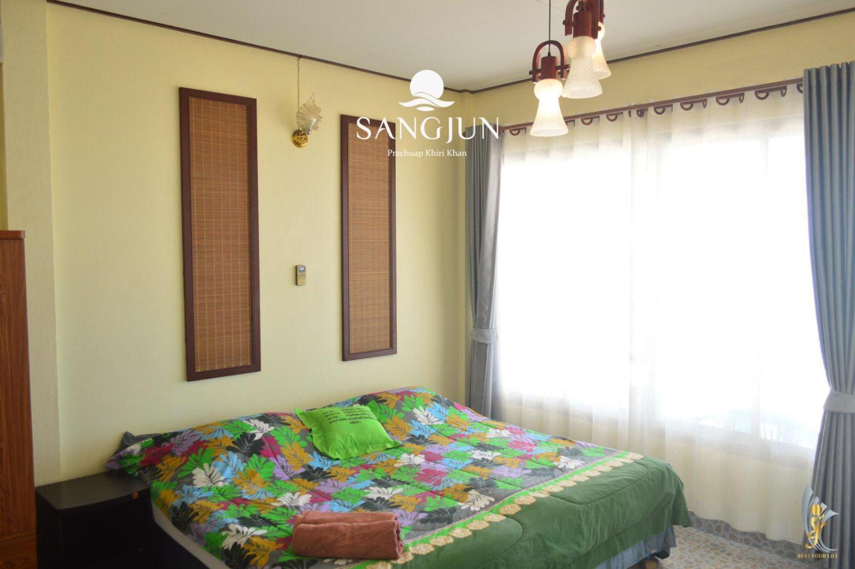 Sangjun On Beach Resort Bang Saphan Luaran gambar