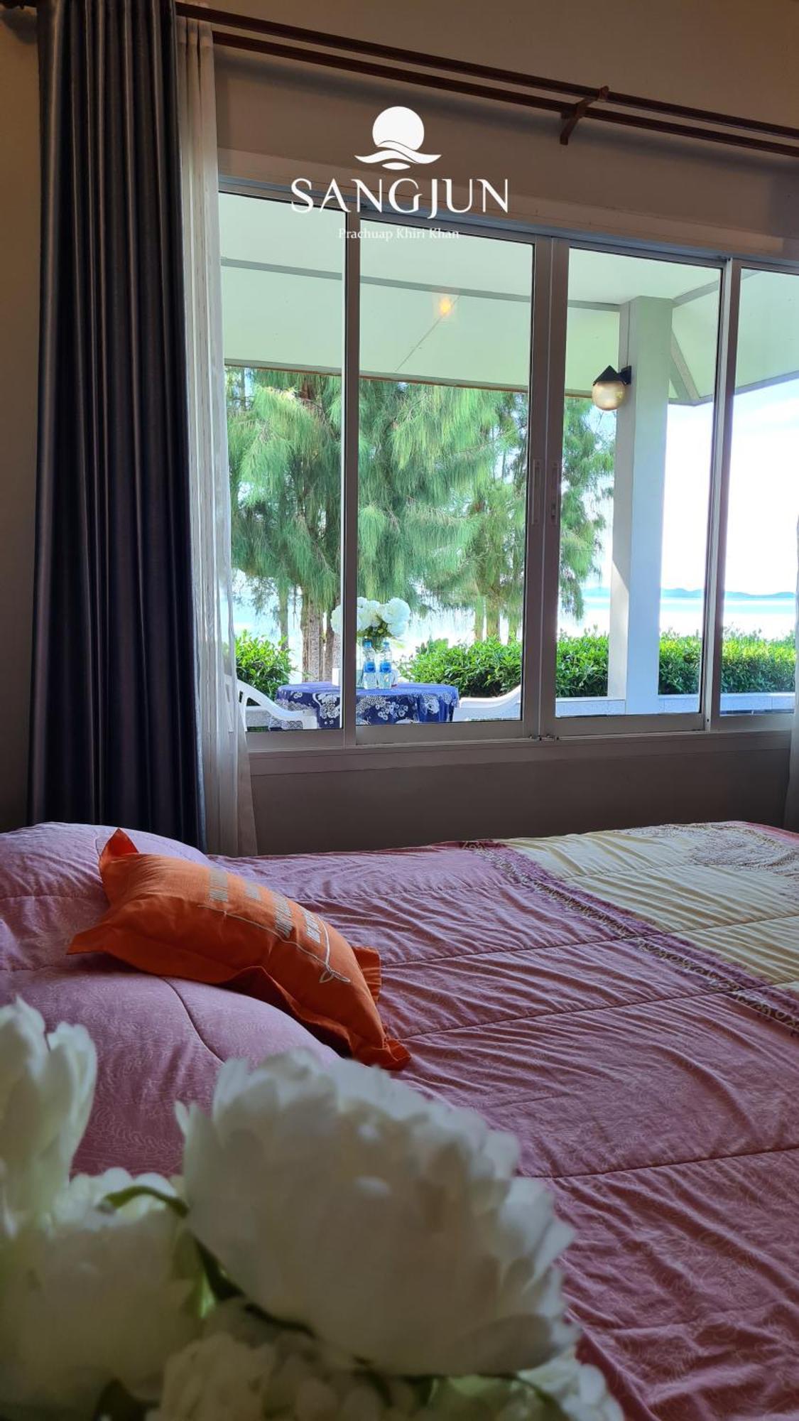 Sangjun On Beach Resort Bang Saphan Luaran gambar