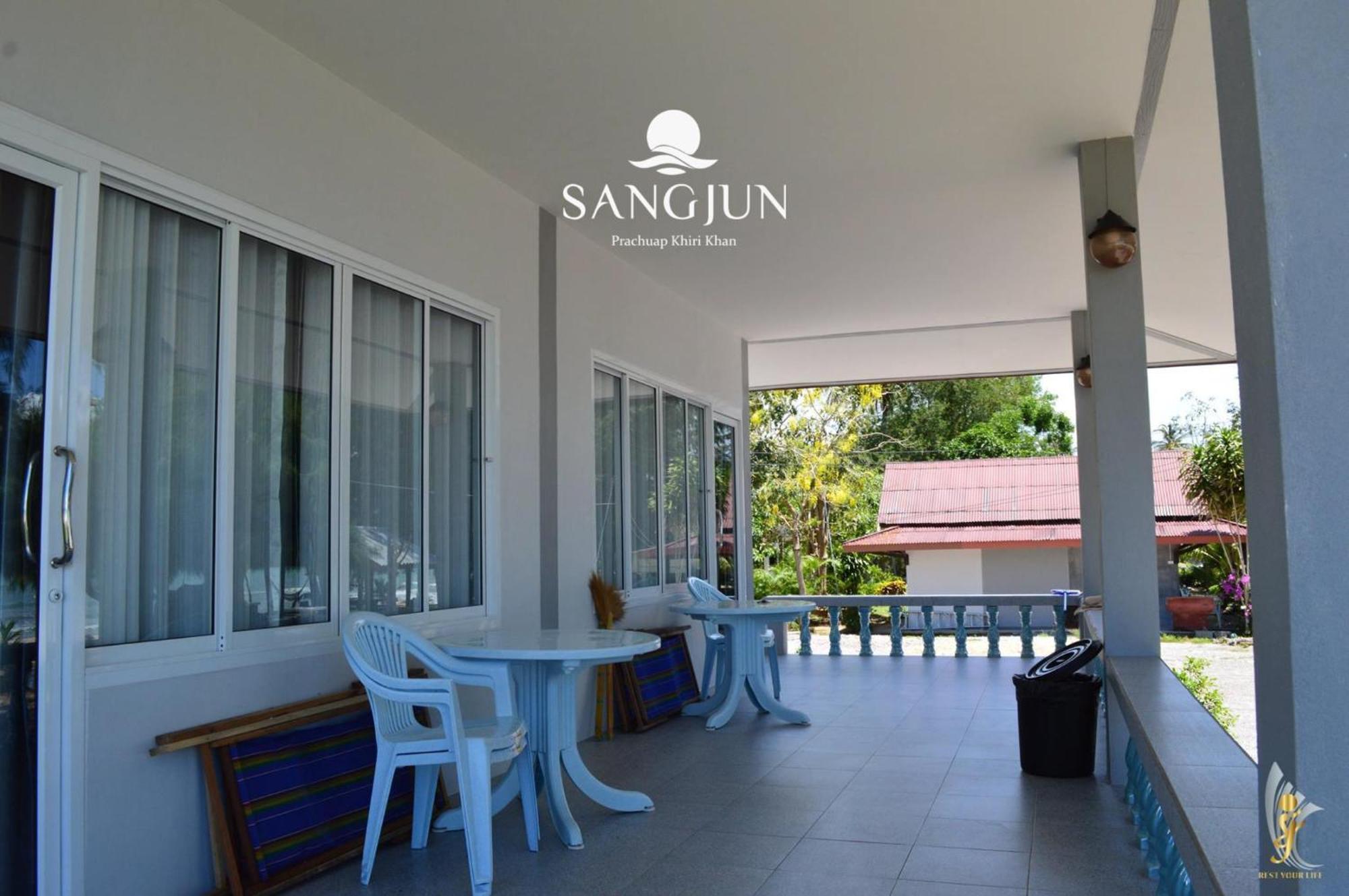 Sangjun On Beach Resort Bang Saphan Luaran gambar
