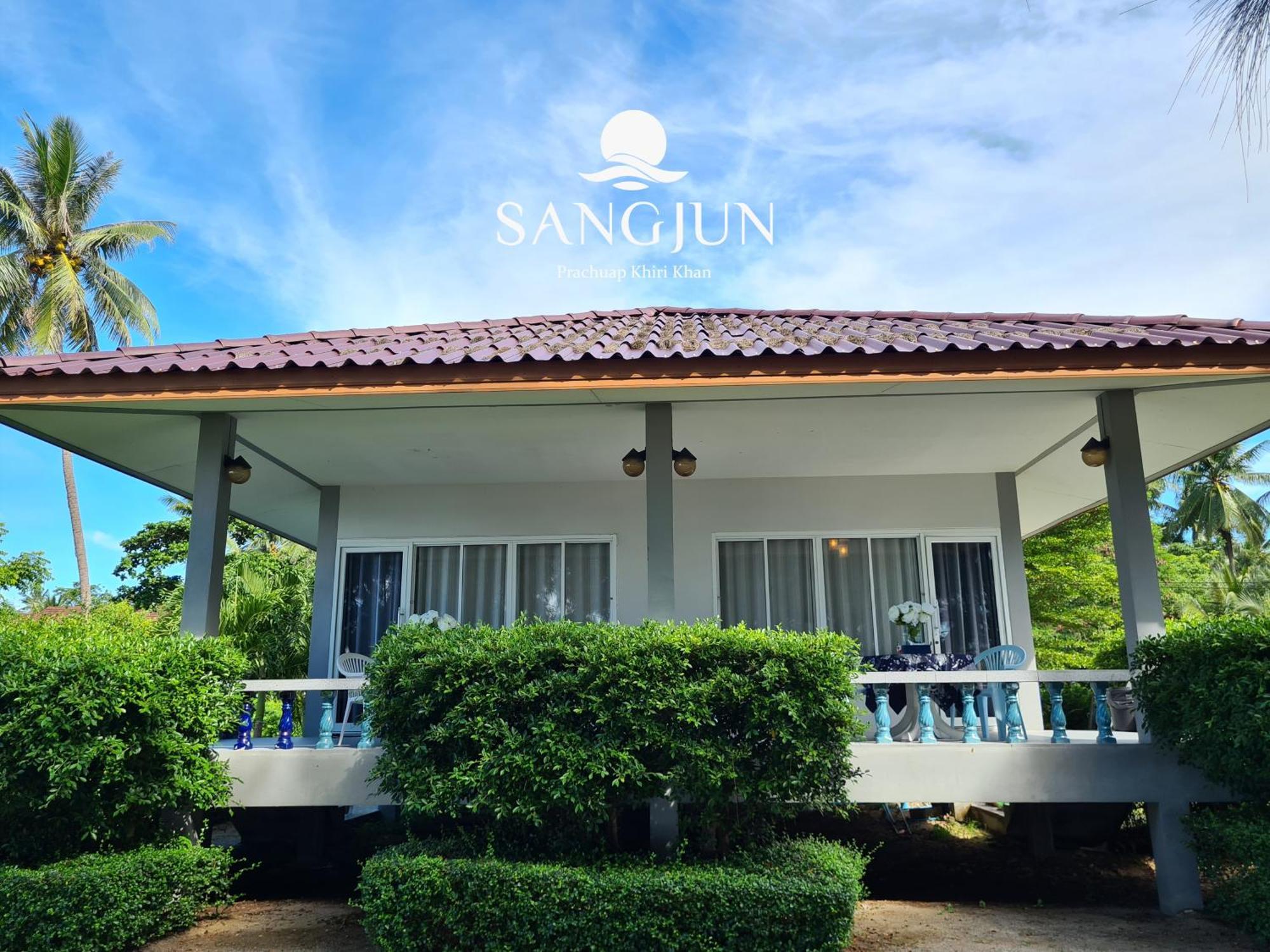 Sangjun On Beach Resort Bang Saphan Luaran gambar